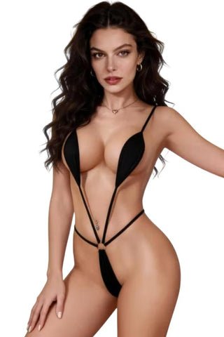 Γυναικείο μαύρο sexy κορμάκι με αποκαλυπτικό design και λεπτά straps – εφαρμογή στο σώμα